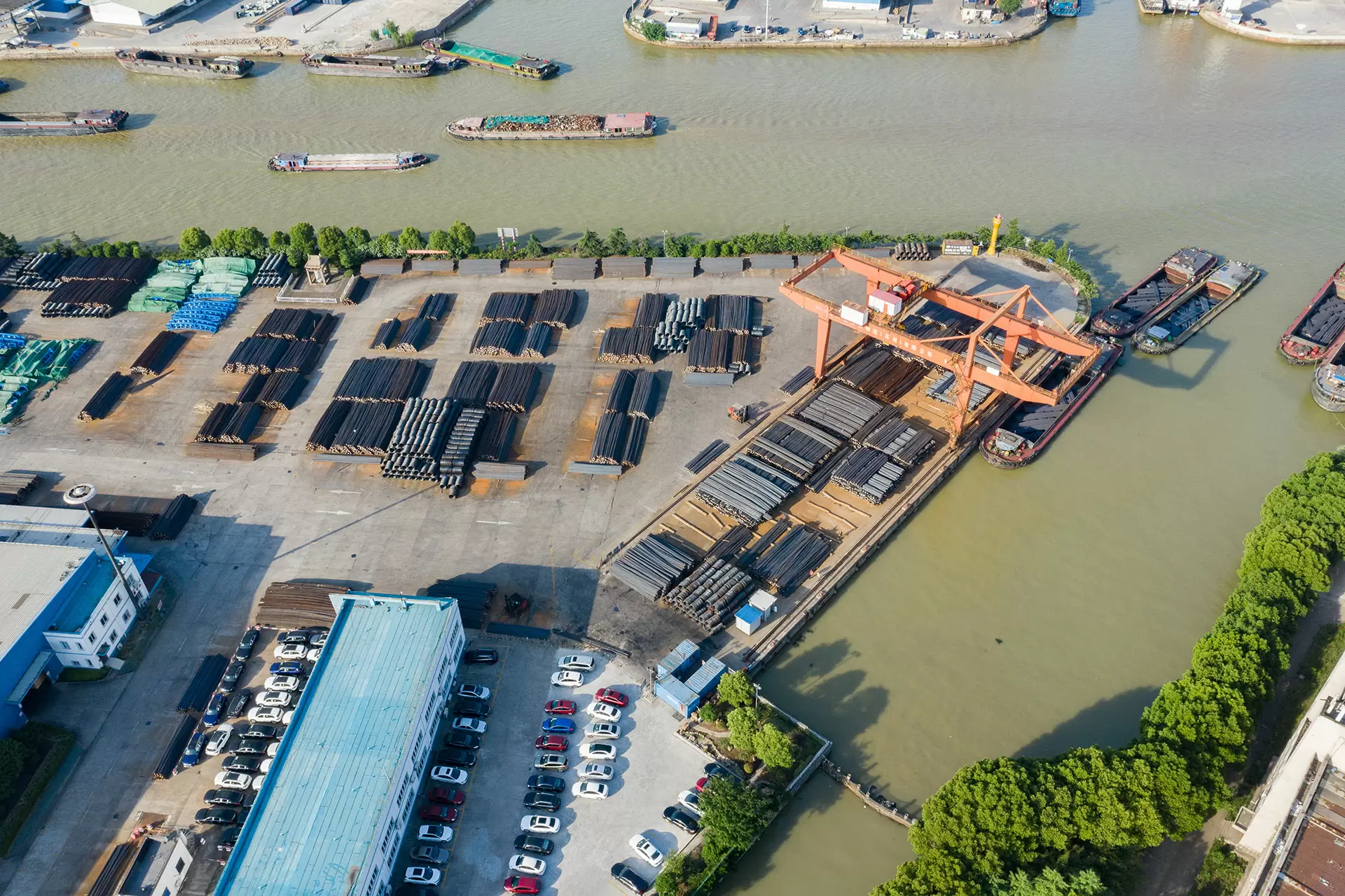 The development of the steel industry supports rapid economic development, and a sound steel production system supports "Made in China."